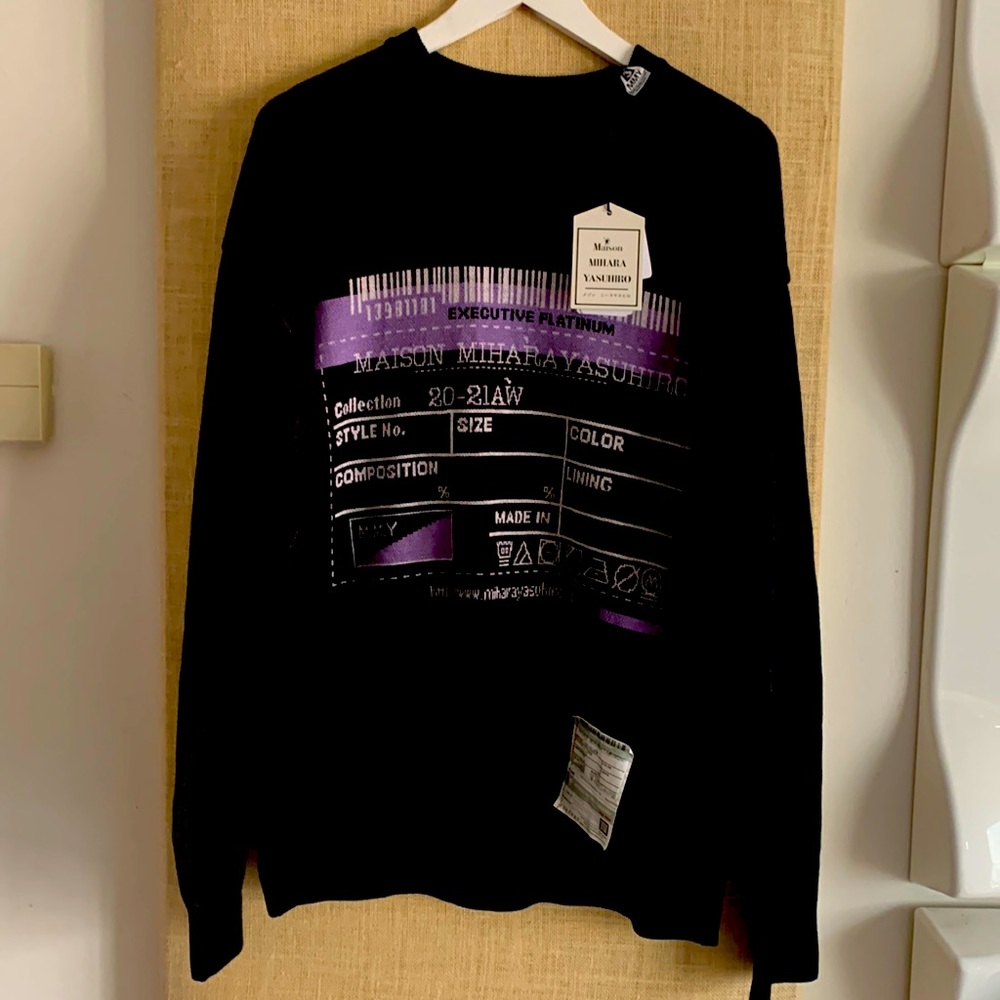 NWT maison mihara Yasuhiro “laundry tag” sweater